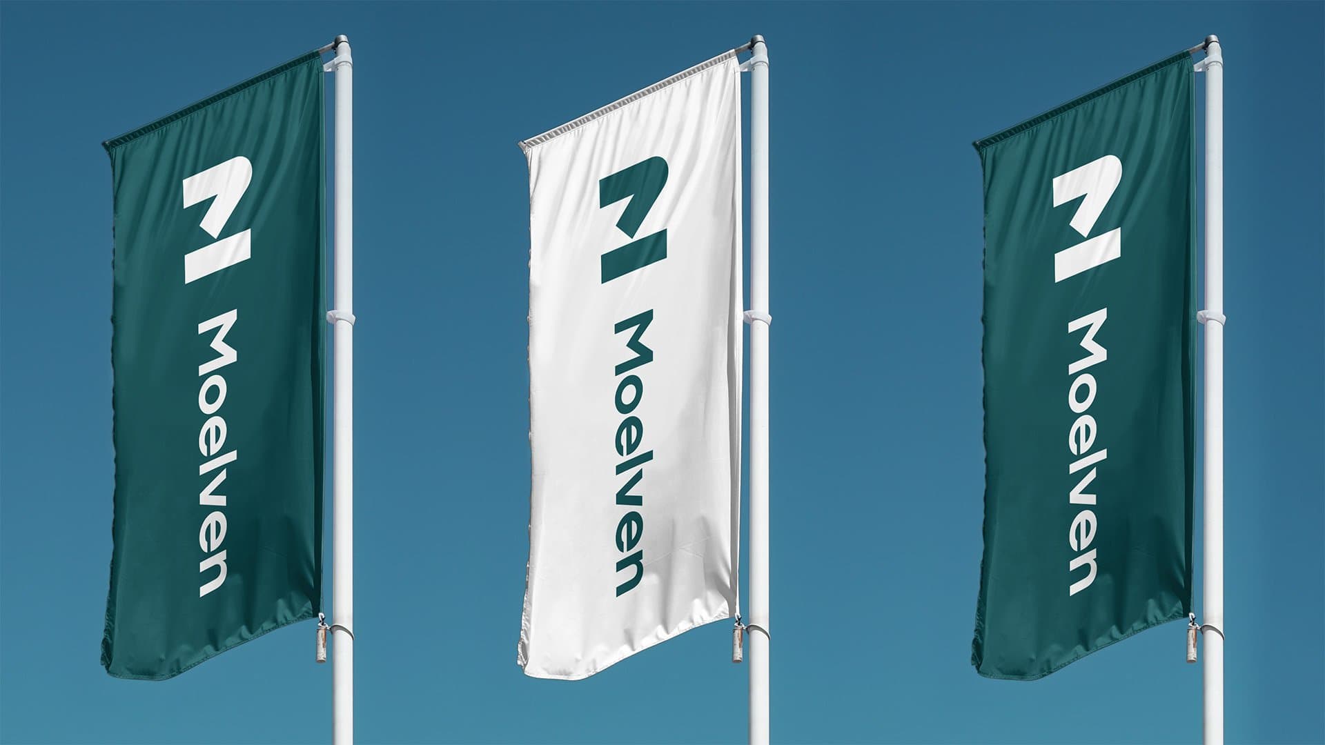 Moelven sin logo på flagg