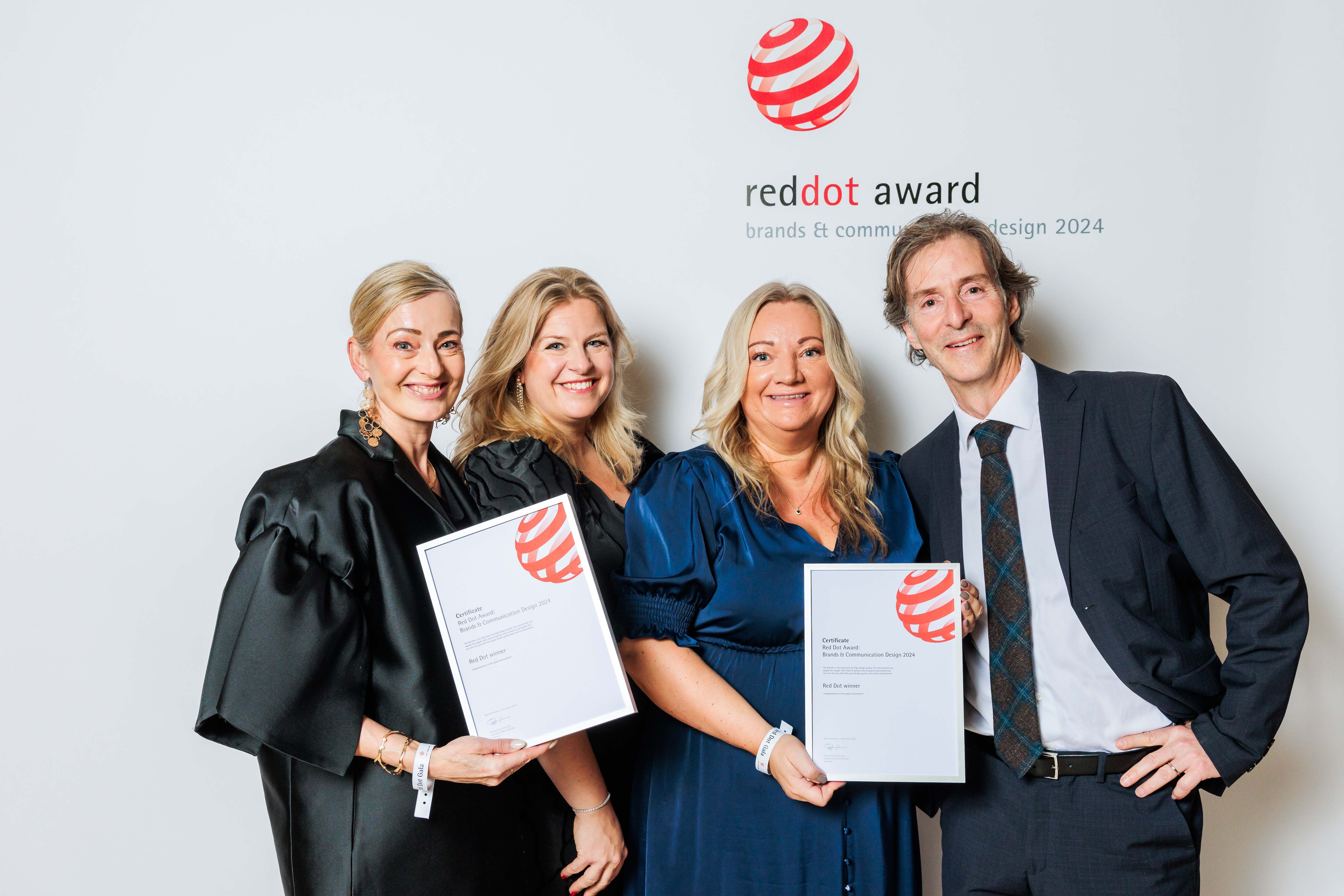 Bilde av Storebrand og Knowit Experience team på prisutdeling i Berlin